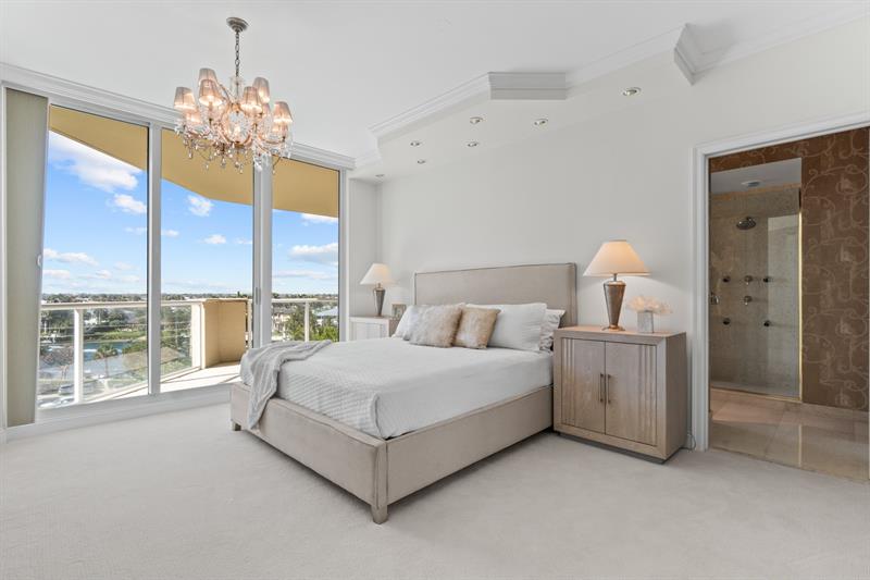 Image 72 of 97 For 1063 Hillsboro Mile  501