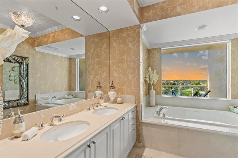 Image 75 of 97 For 1063 Hillsboro Mile  501