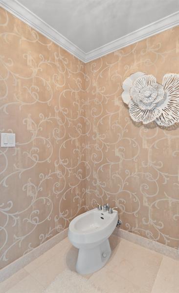 Image 77 of 97 For 1063 Hillsboro Mile  501