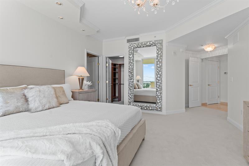 Image 79 of 97 For 1063 Hillsboro Mile  501