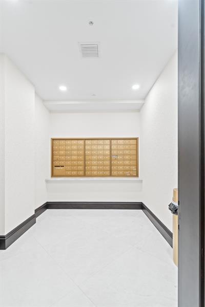 Image 94 of 97 For 1063 Hillsboro Mile  501