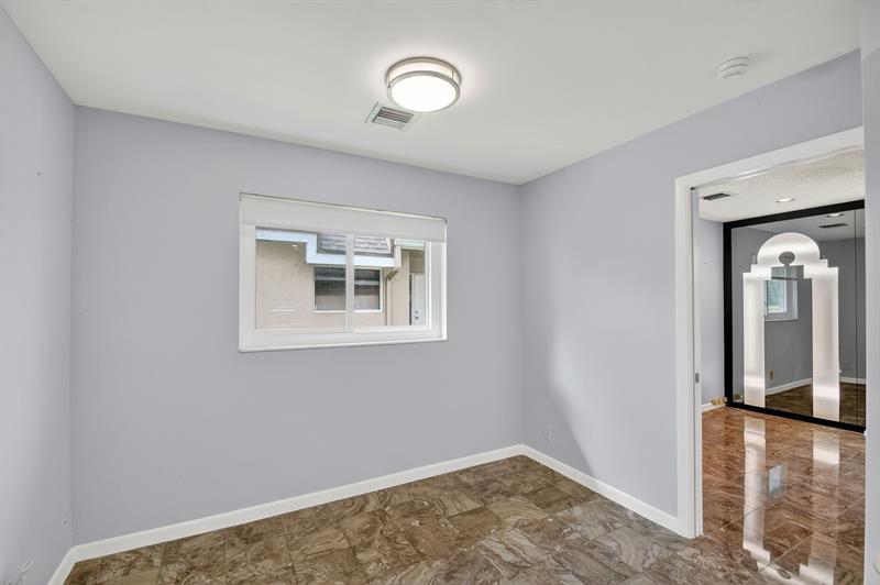 Image 18 of 99 For 6869 Fountains Cir  6869