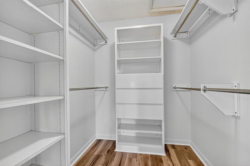 Image 26 of 99 For 6869 Fountains Cir  6869