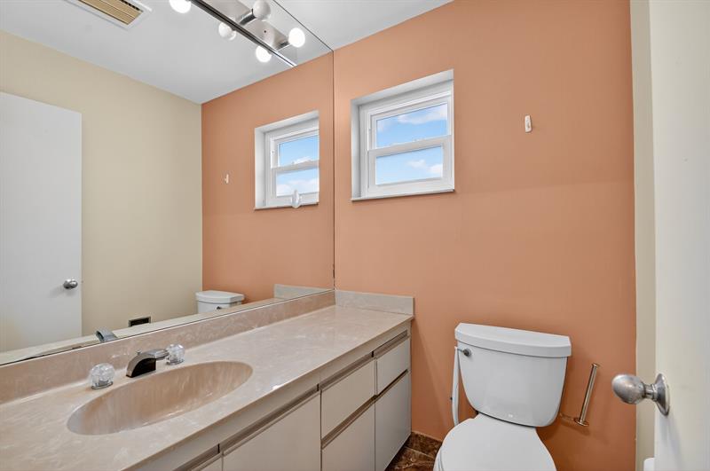 Image 33 of 99 For 6869 Fountains Cir  6869