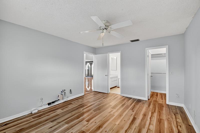 Image 36 of 99 For 6869 Fountains Cir  6869