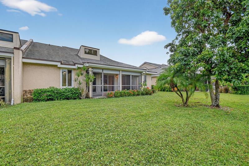 Image 46 of 99 For 6869 Fountains Cir  6869