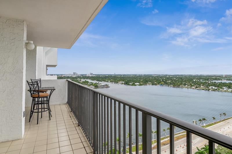 Image 15 of 16 For 1201 Ocean Dr.  2409s