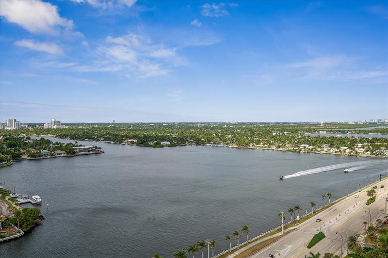 Image 16 of 16 For 1201 Ocean Dr.  2409s