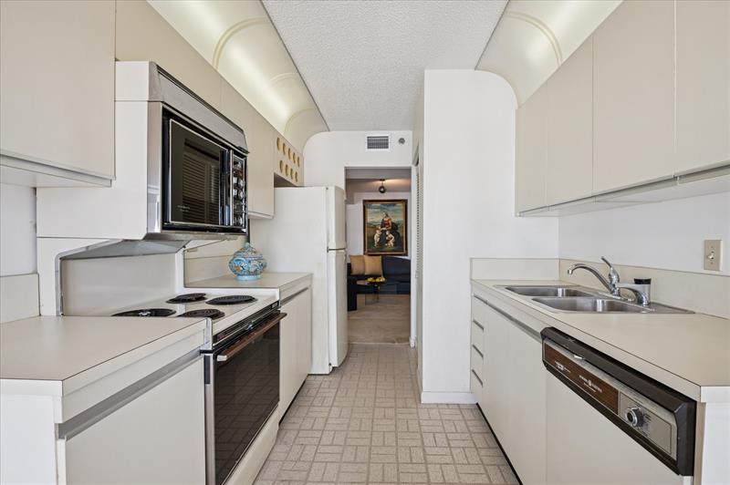 Image 7 of 16 For 1201 Ocean Dr.  2409s