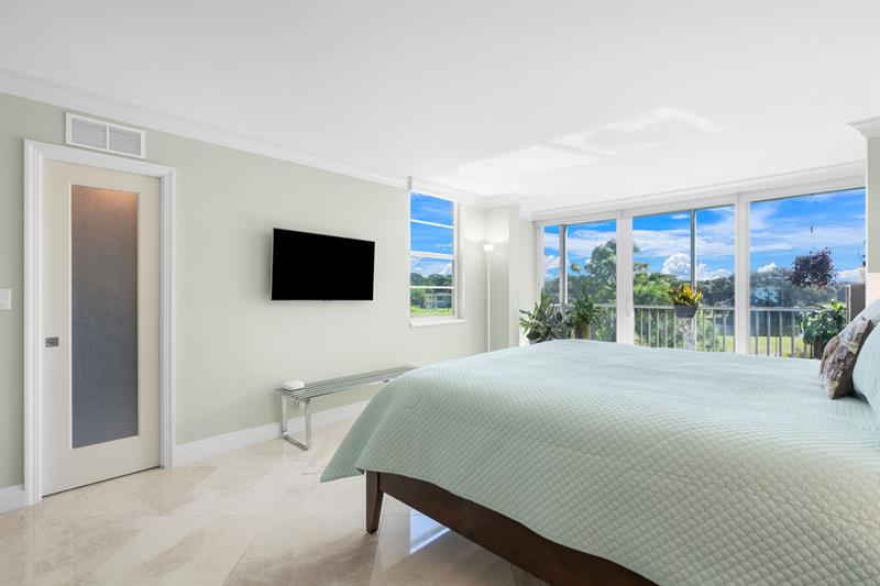 Image 5 of 30 For 800 Cypress Grove Dr  306