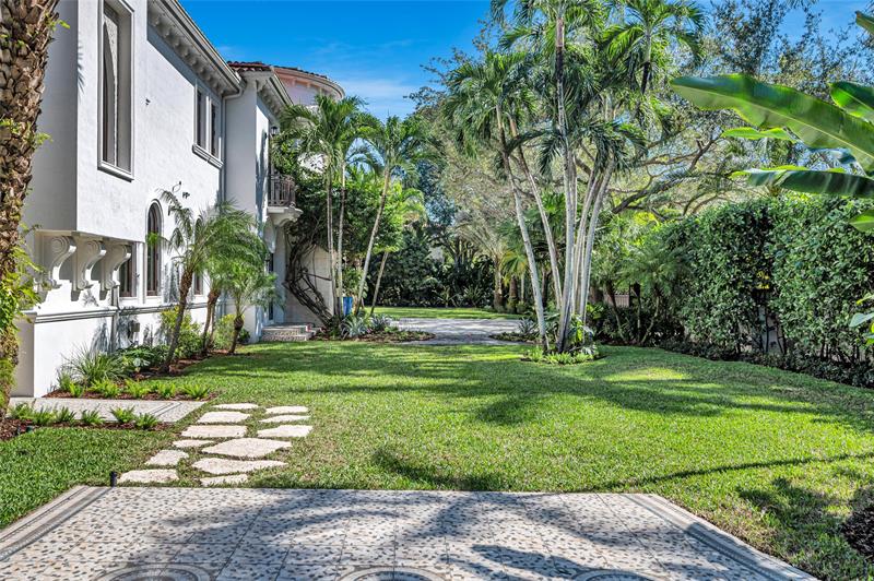 Image 13 of 68 For 4955 83rd St