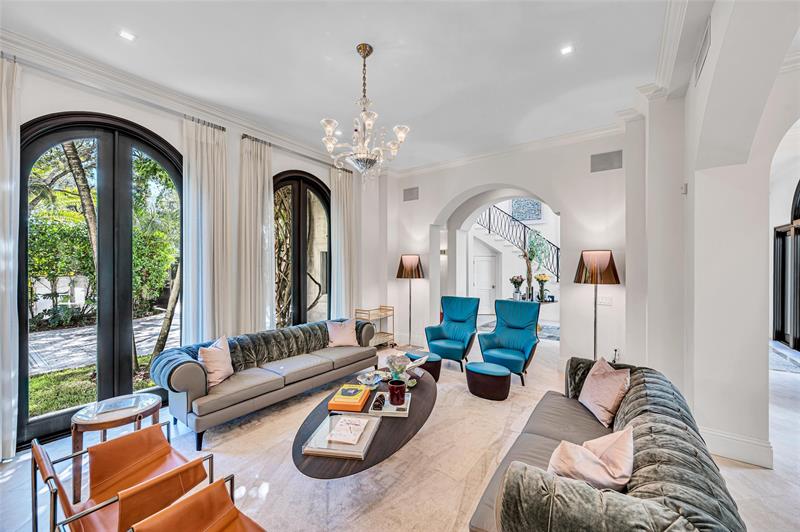 Image 18 of 68 For 4955 83rd St