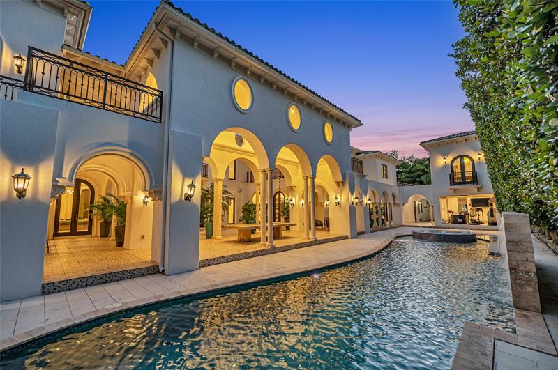 Image 4 of 68 For 4955 83rd St