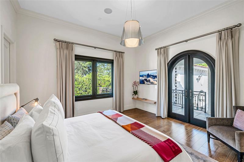 Image 42 of 68 For 4955 83rd St