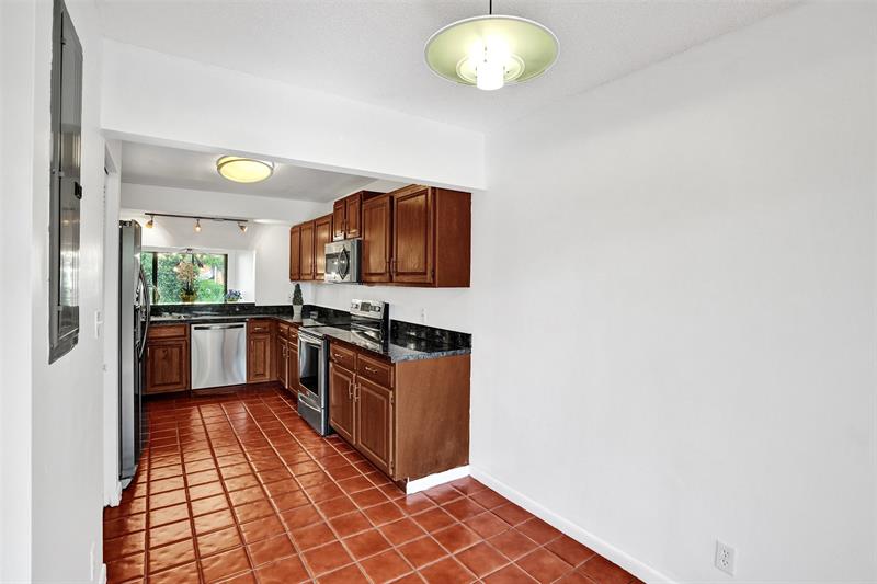 Image 11 of 70 For 81 17th Ct  