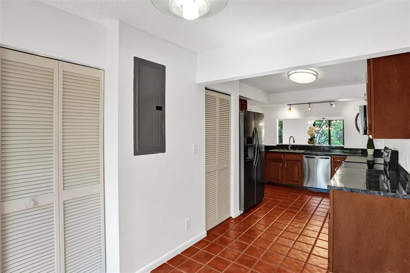 Image 12 of 70 For 81 17th Ct  