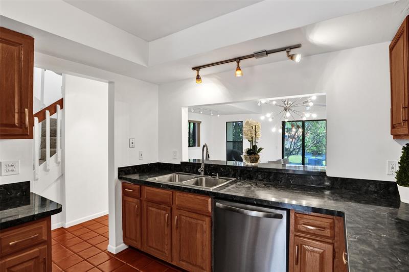 Image 14 of 70 For 81 17th Ct  