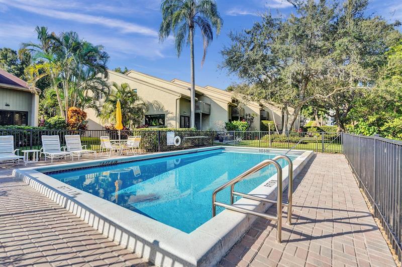 Image 3 of 70 For 81 17th Ct  