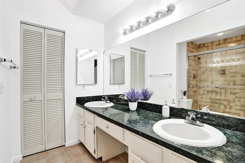 Image 34 of 70 For 81 17th Ct  