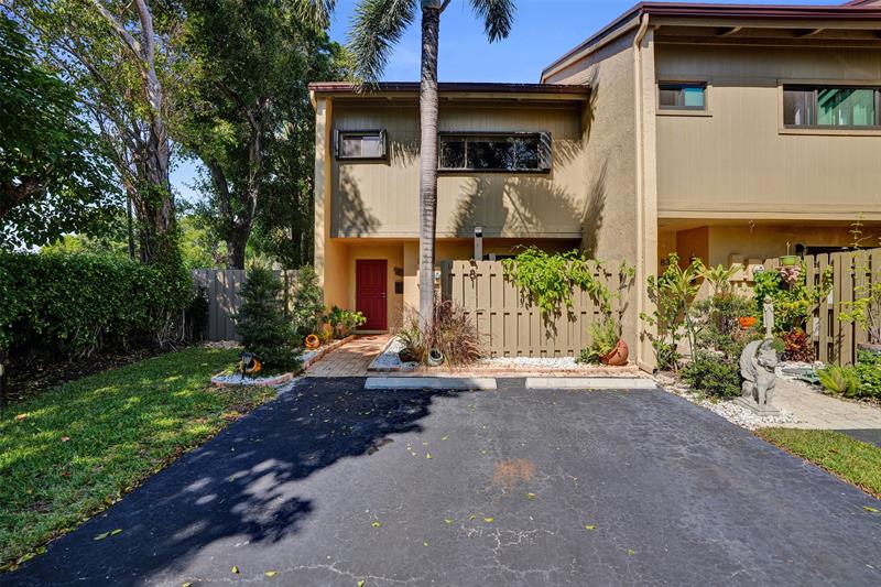 Image 4 of 70 For 81 17th Ct  