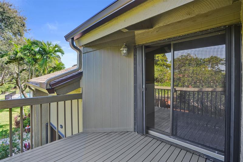 Image 40 of 70 For 81 17th Ct  