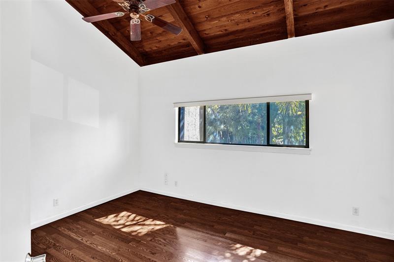 Image 41 of 70 For 81 17th Ct  