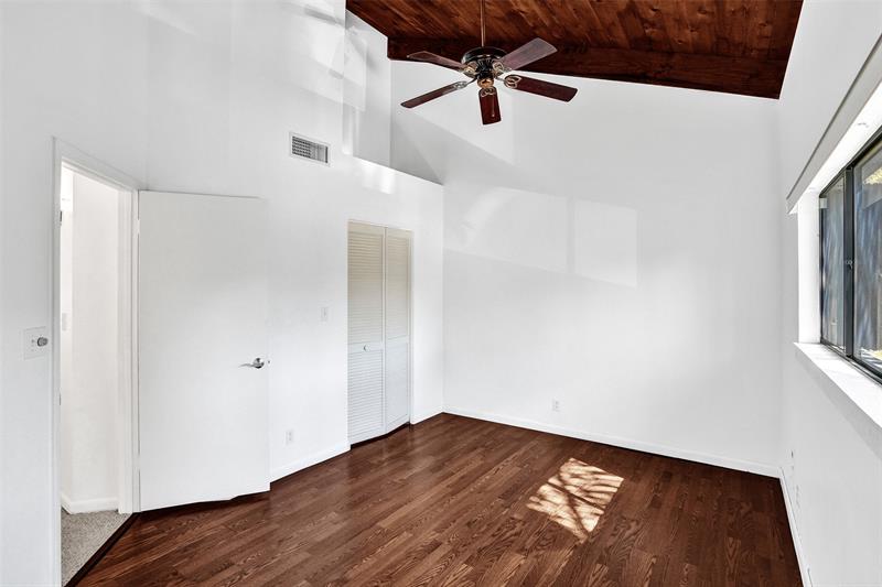 Image 42 of 70 For 81 17th Ct  