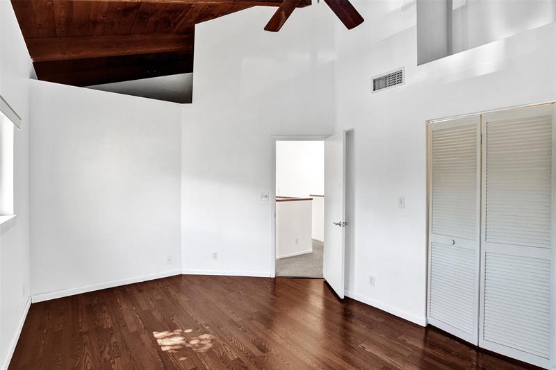 Image 43 of 70 For 81 17th Ct  