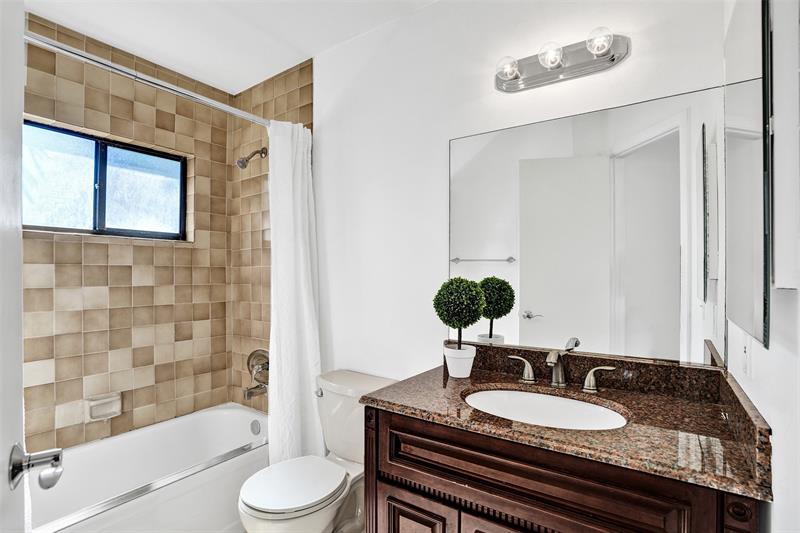 Image 48 of 70 For 81 17th Ct  