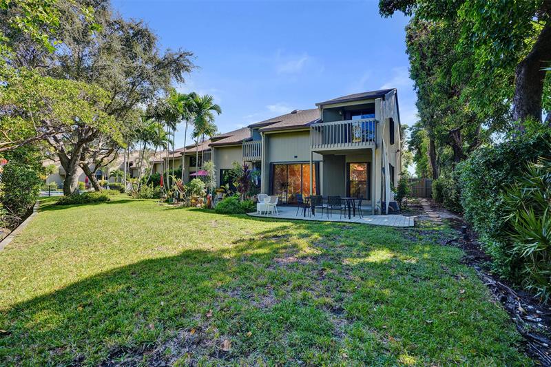 Image 51 of 70 For 81 17th Ct  