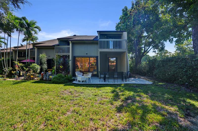 Image 52 of 70 For 81 17th Ct  