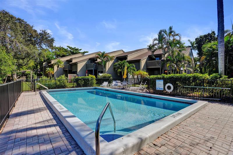 Image 62 of 70 For 81 17th Ct  