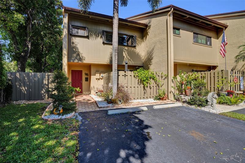 Image 63 of 70 For 81 17th Ct  