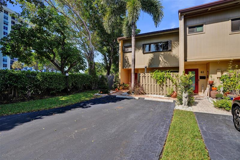 Image 64 of 70 For 81 17th Ct  