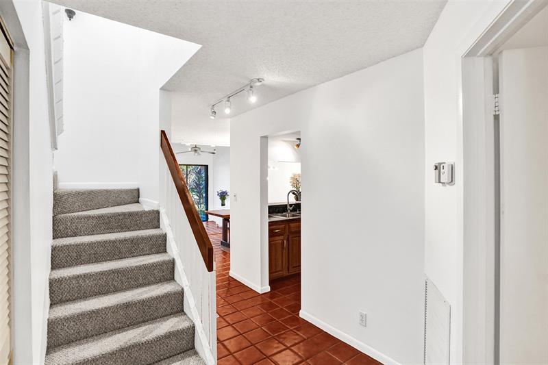 Image 7 of 70 For 81 17th Ct  