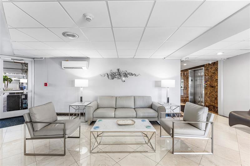 Image 14 of 57 For 1920 Ocean Dr  306