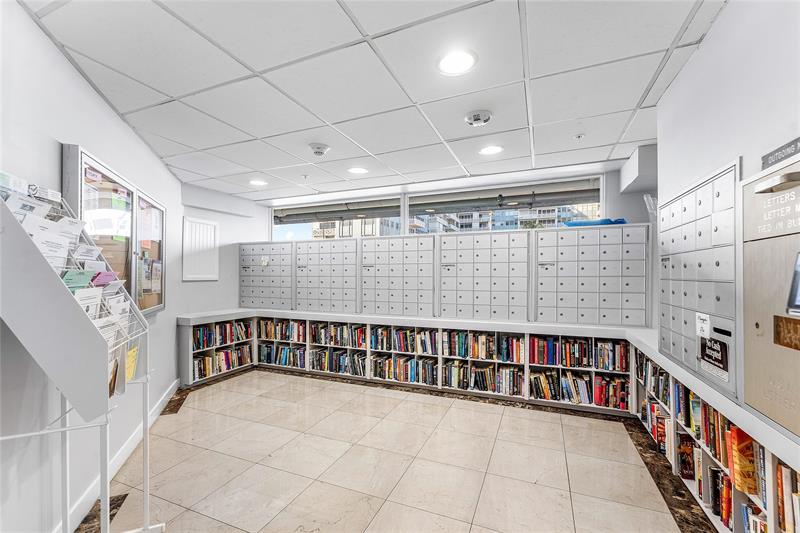 Image 17 of 57 For 1920 Ocean Dr  306