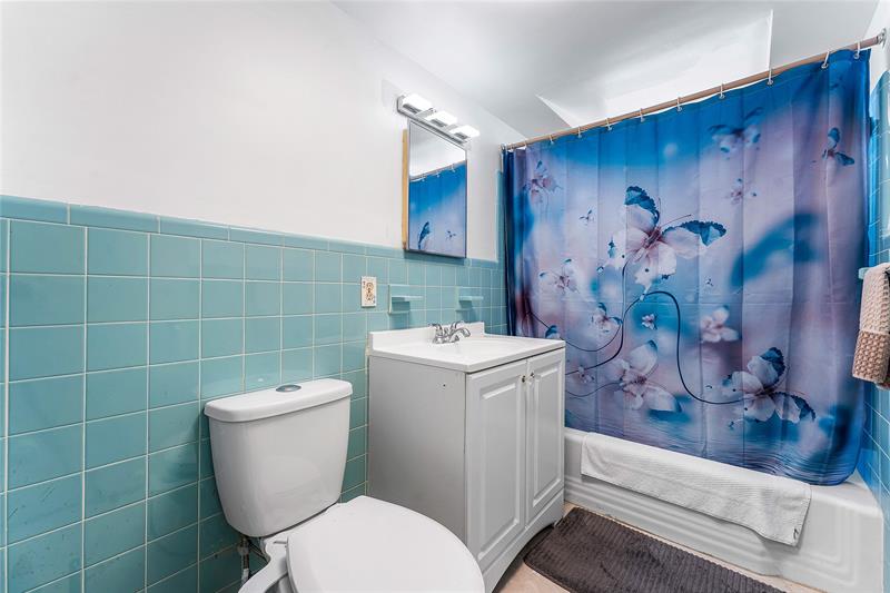 Image 28 of 57 For 1920 Ocean Dr  306