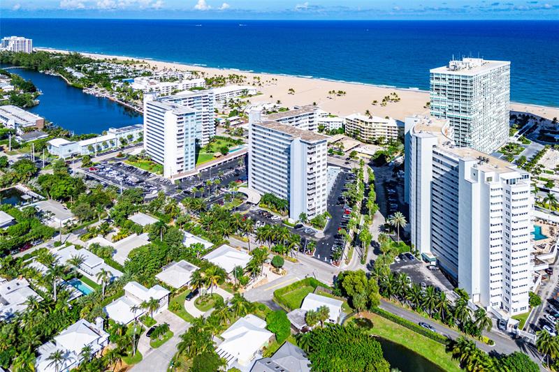 Image 5 of 57 For 1920 Ocean Dr  306