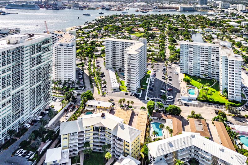 Image 53 of 57 For 1920 Ocean Dr  306