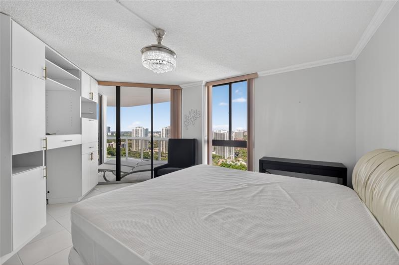 Image 12 of 54 For 20185 Country Club Dr 2409