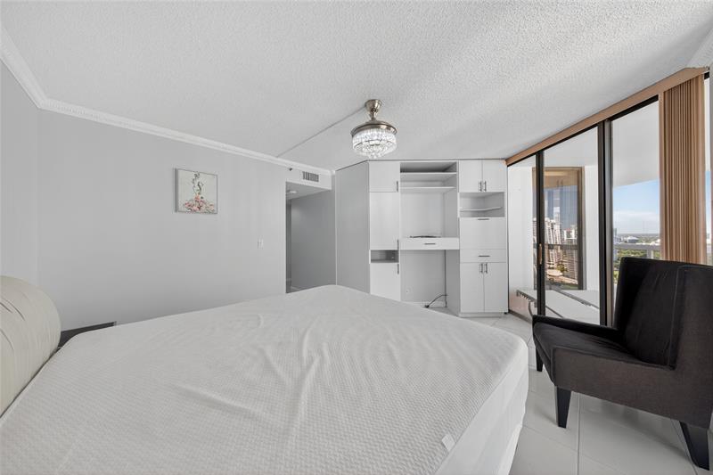 Image 13 of 54 For 20185 Country Club Dr 2409