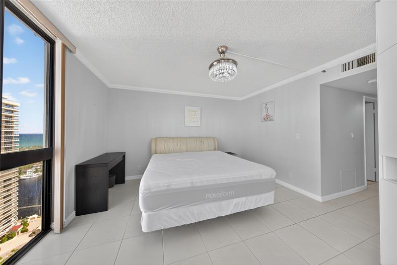 Image 14 of 54 For 20185 Country Club Dr 2409