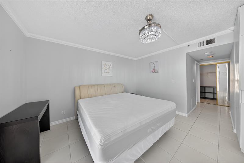 Image 15 of 54 For 20185 Country Club Dr 2409