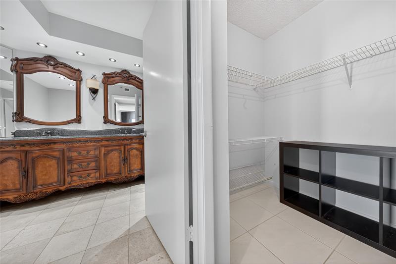 Image 16 of 54 For 20185 Country Club Dr 2409