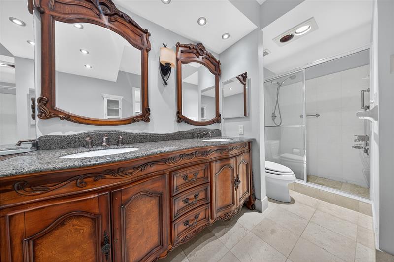 Image 19 of 54 For 20185 Country Club Dr 2409