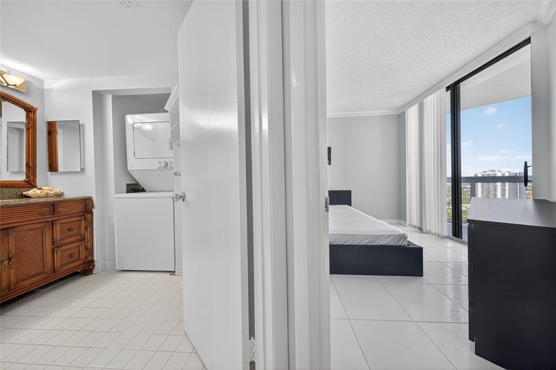 Image 21 of 54 For 20185 Country Club Dr 2409