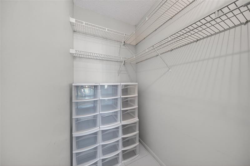 Image 25 of 54 For 20185 Country Club Dr 2409