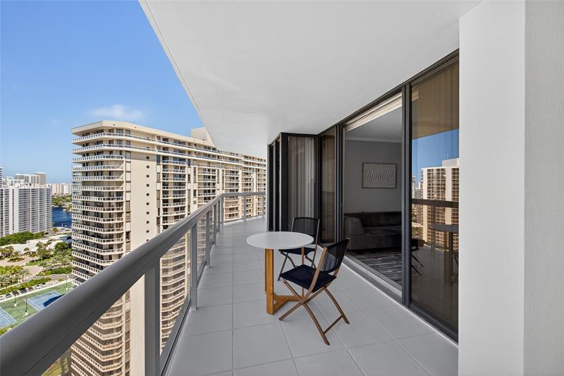 Image 26 of 54 For 20185 Country Club Dr 2409