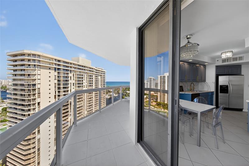 Image 30 of 54 For 20185 Country Club Dr 2409